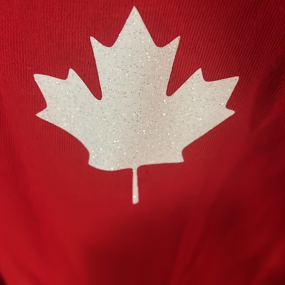 A red Canada tank top in 2XL in Womens - Picture 3 of 5